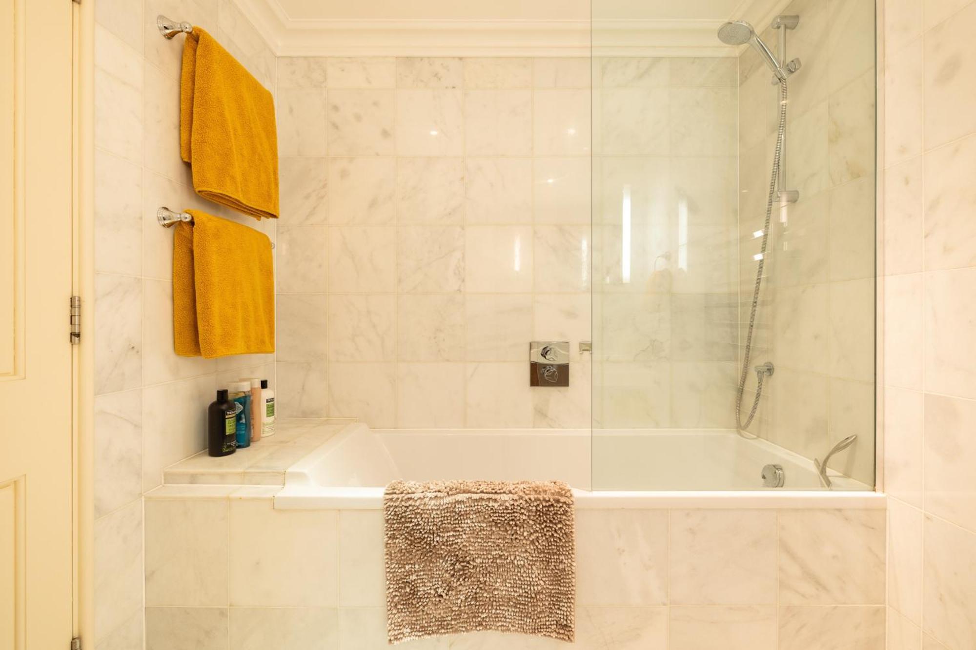 Large 4-bed 8-guests W Patio 1841 House Paddington Apartamento Londres