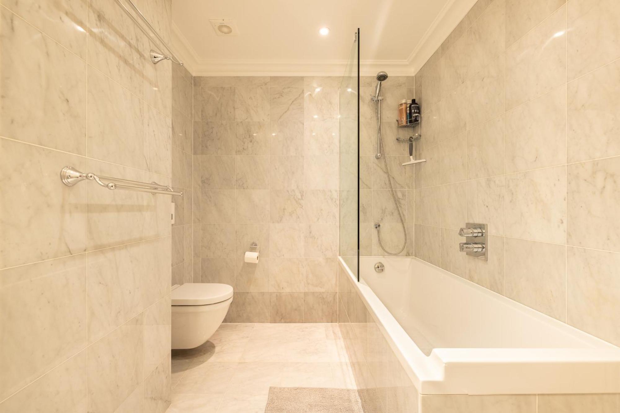 Apartamento Large 4-bed 8-guests W Patio 1841 House Paddington Londres